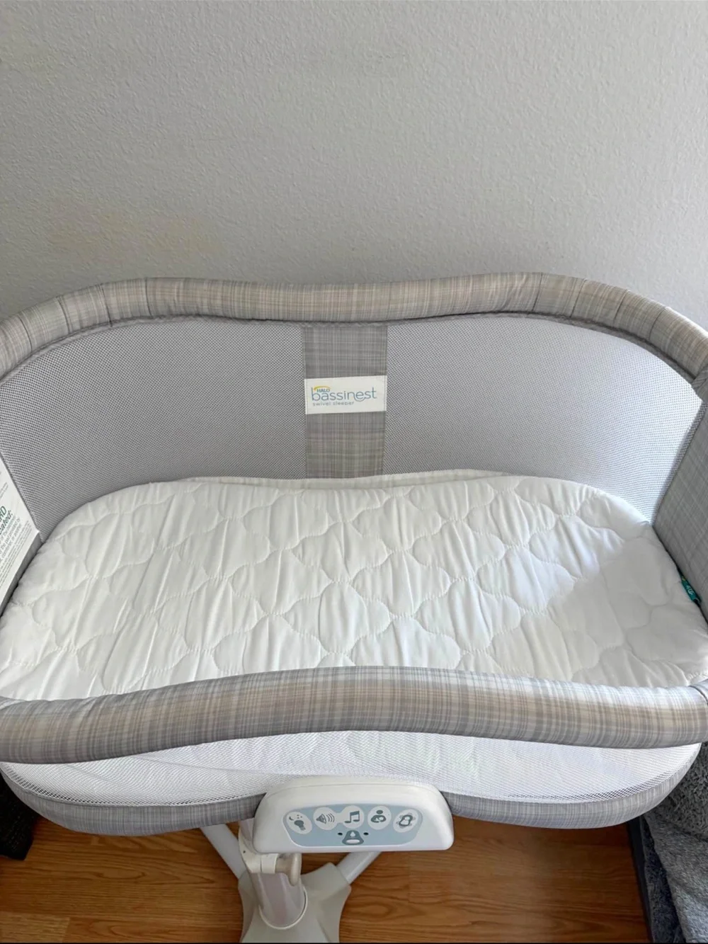 HALO Swivel Sleeper in Gray Plaid - Bedside Bassinet